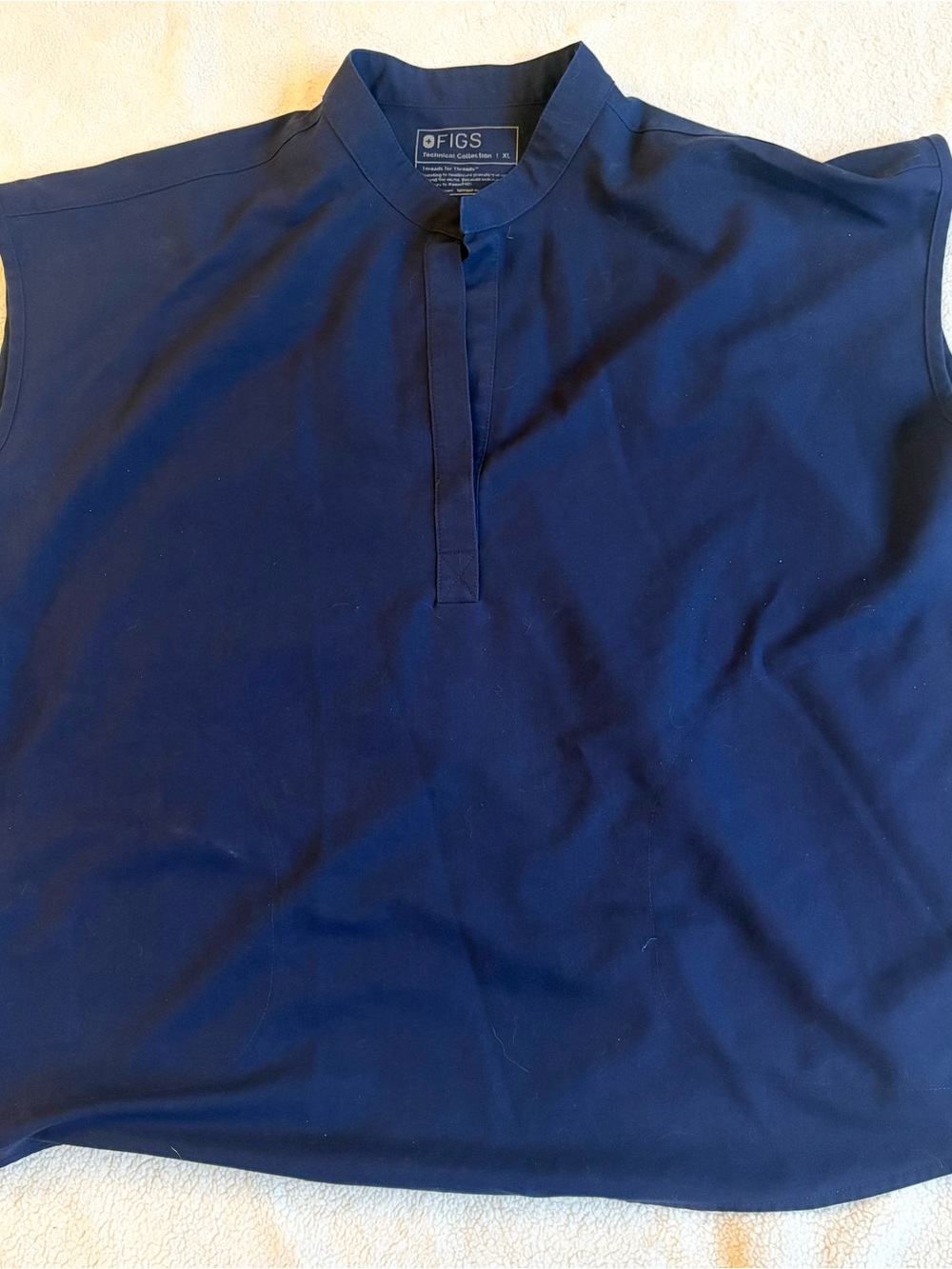 FIGS Rafaela Scrub Top Navy
